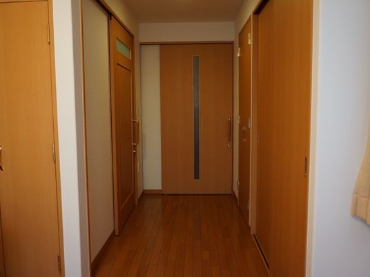 きれいな居室の廊下