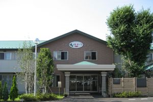 自然豊かな施設外観