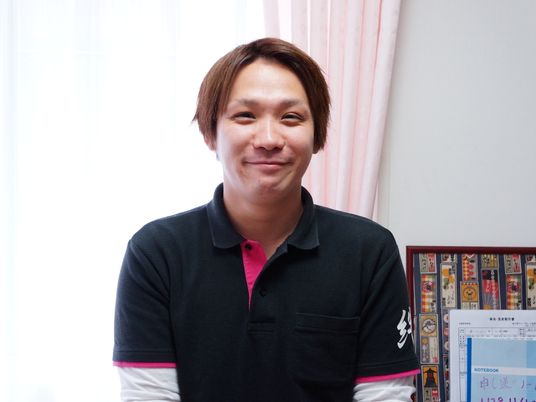 明るい表情のスタッフ