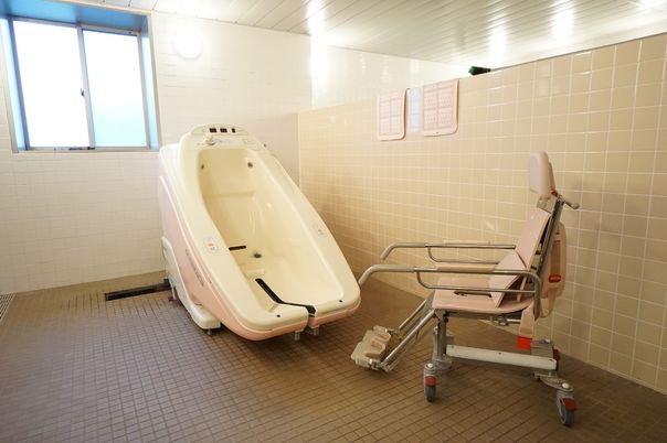 施設の写真 要介護の重い方でも、身体に負担をかけずに入浴できる機械浴