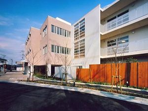 外観の建物正面  