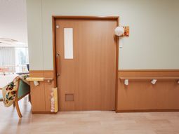 手摺付きの廊下