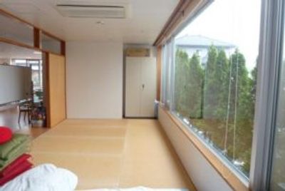 外が見える和室