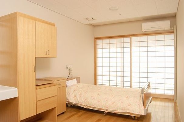 光が差し込む居室