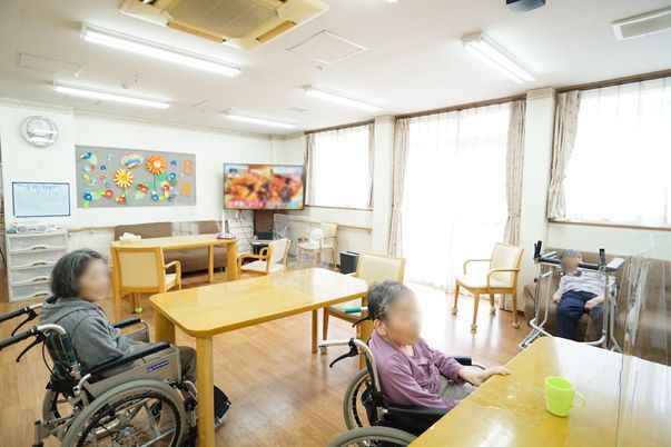 多機能空間の明るさ