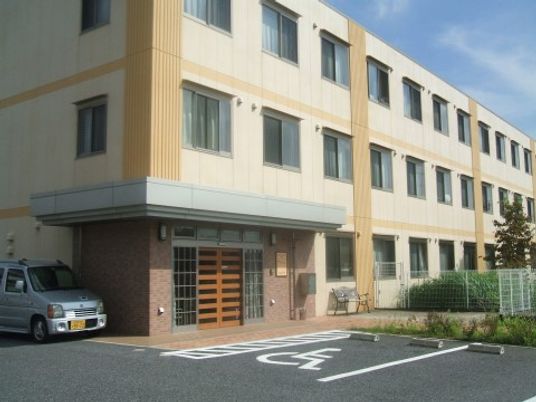 エントランス前の外観