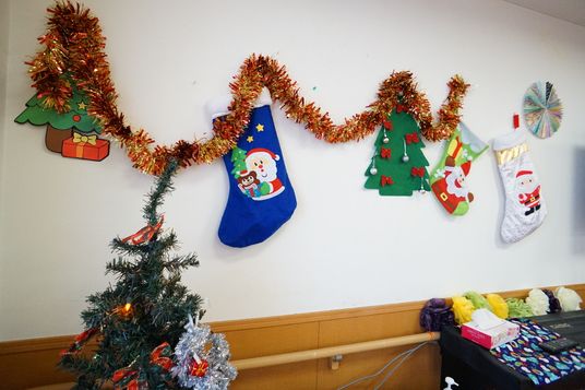 クリスマス装飾の廊下