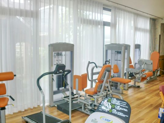 機能訓練室の運動機器  
