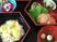黒塗りのお弁当箱の中に一品ずつ詰められたお食事には、旬の食材が多く使われている。栄養バランスもしっかりとれている。