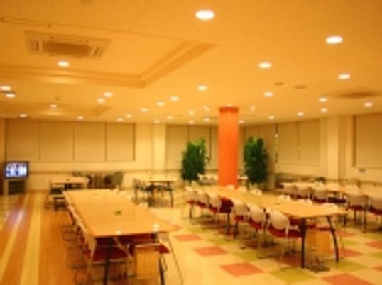 広いスペースの食堂