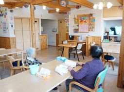 木の温もりあふれる共用スペース