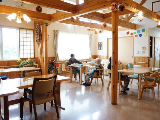 木の温もりある食堂