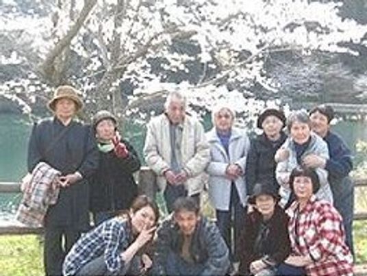 笑顔の集合ショット中庭