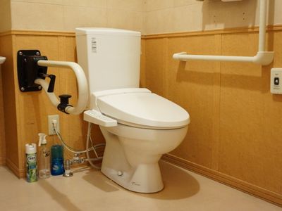 手すり付きトイレ