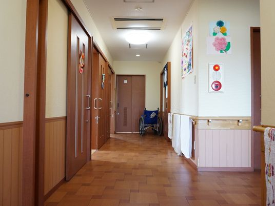 廊下にある介助用具