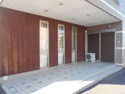 清潔なエントランス風景