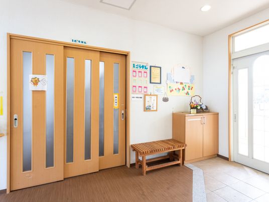 明るい入口エリア