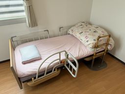 快適なベッドの居室