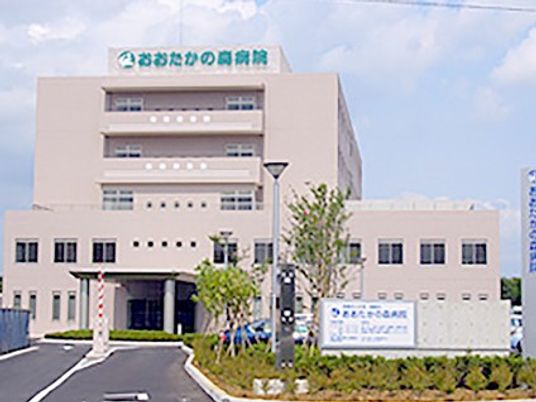 明るい外観の建物  
