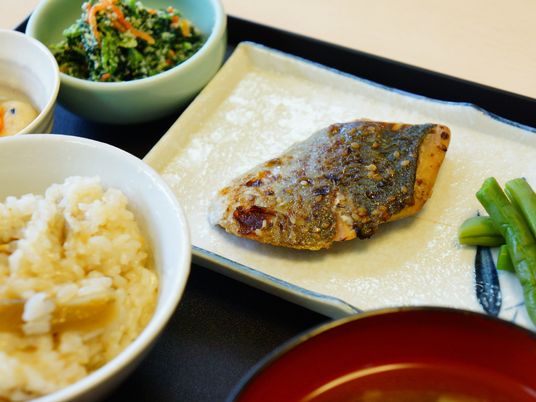 栄養満点の和食定食