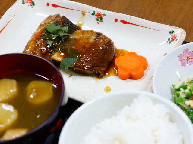 和風の食事内容 食事詳細 栄養バランスを考えた和風の食事です。手作り感のあふれる食事を通じて、毎日の暮らしをサポートしています。