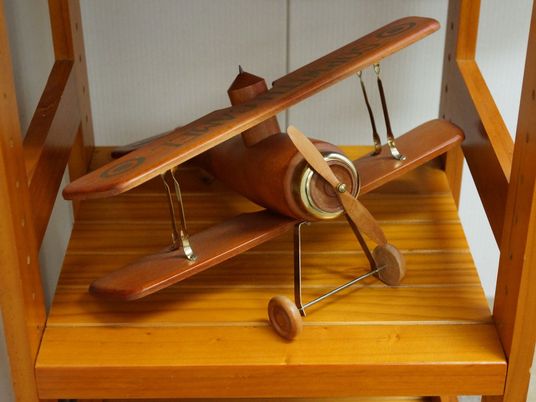 木製模型飛行機の展示