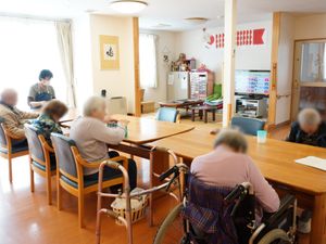 和やかな共有ダイニング