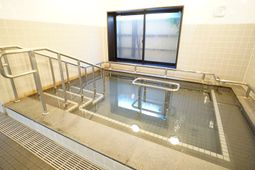手すり付き浴室