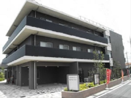 モダンな建物の外観