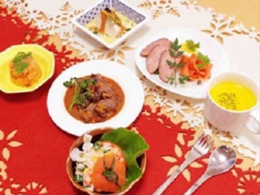 色鮮やかな料理の配置