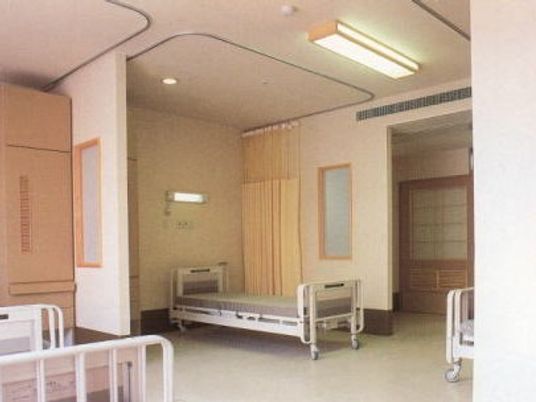 ベッドが置かれた居室  