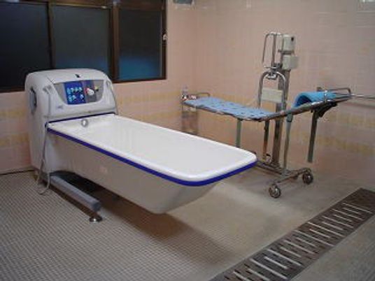 広々とした浴室