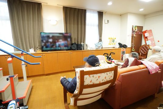 共有リビングの日常風景