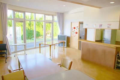 自然光が降り注ぐリビング