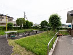 静かな中庭の風景