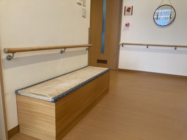 廊下の様子 廊下 手すりが設置された廊下です。安全に移動ができ、快適な環境が整っています。