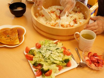 お食事準備風景