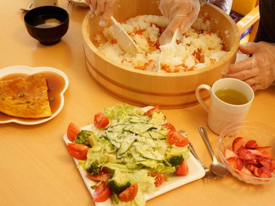 お食事準備風景