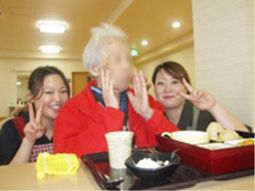 笑顔の人たち食堂にて