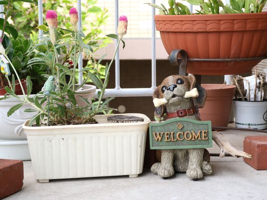 入口装飾のウェルカム犬