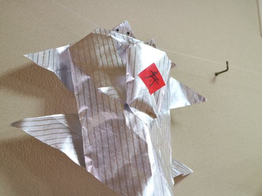 壁に飾られた星形飾り