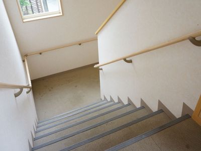 手すり付き階段の角度