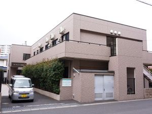 茶色の外壁の外観