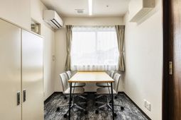 応接セットのある待合室