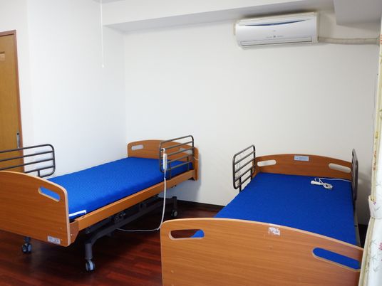 ベッド2台の居室