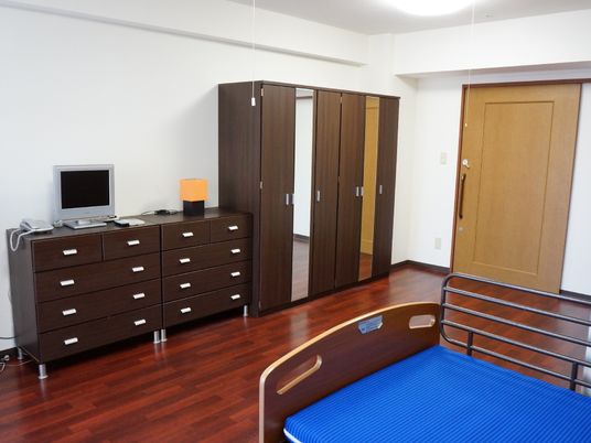 居室内の家具と設備