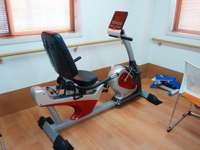 リハビリ機器のある部屋