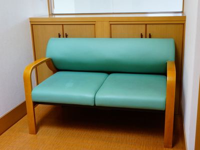 待合室のベンチソファ