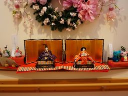 ひな祭りの飾り付け