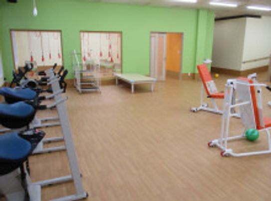 運動器具が並ぶ部屋